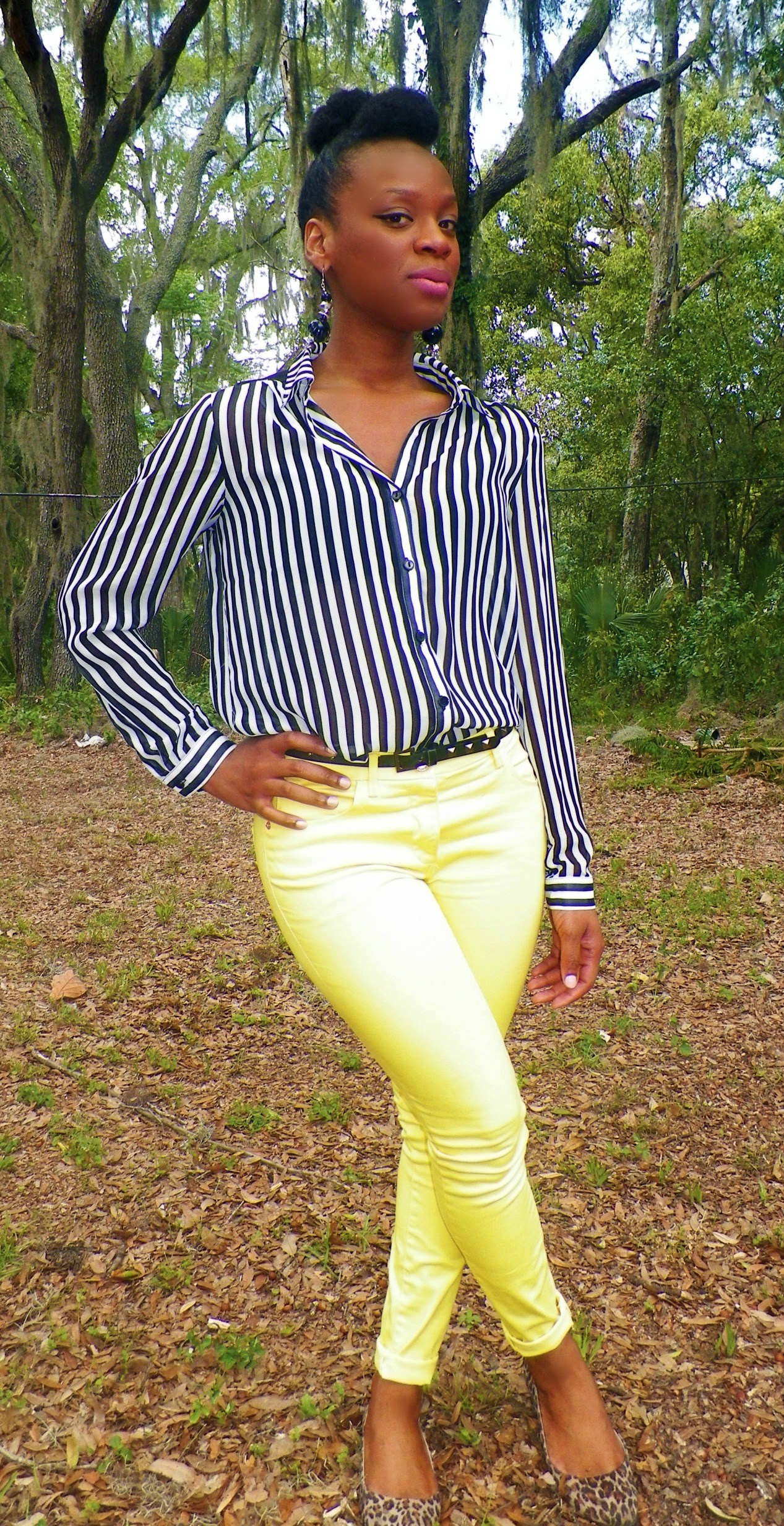 outfit-of-the-day-ootd-yellow-pants-black-and-white-stripes-beauty-and-the-beat-blog
